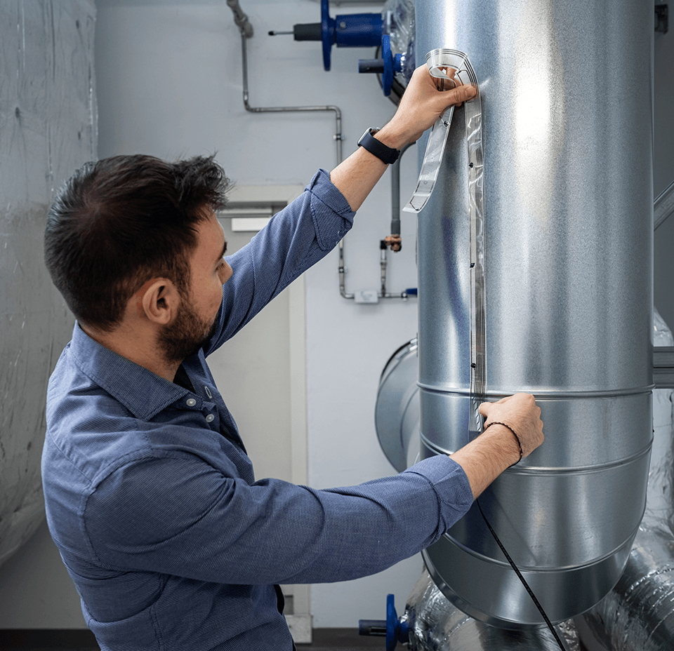 Flexora Thalis 24 Temperatursensoren: Einfache und nicht-invasive Anbringung der Sensorfolie / Flexora Thalis 24 temperature sensors: Easy, non-invasive installation of the sensor foil