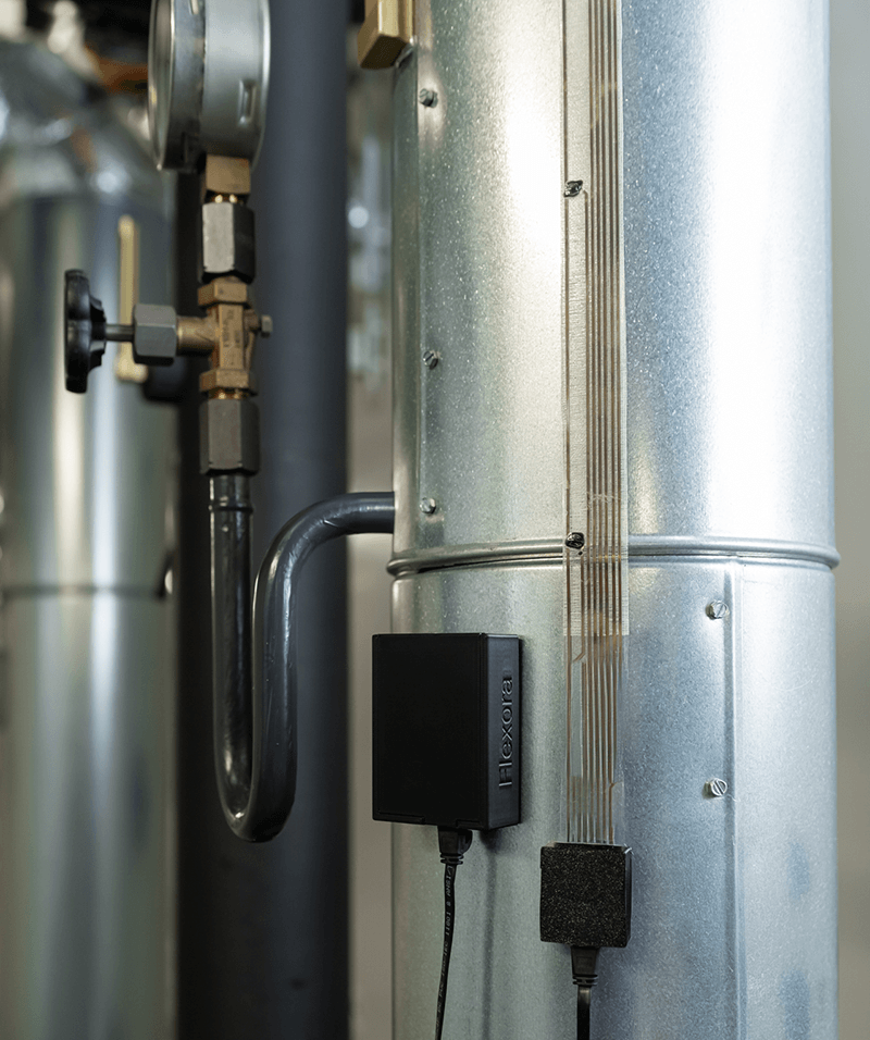 Überwachung von Prozessdaten und Temperatur mit Flexora Sensorfolien für Anlagendigitalisierung, Qualitätssicherung, Energieeinsparungen und Früherkennung von Abweichungen. / Monitoring of process data and temperature using Flexora sensor foils for asset digitalization, quality assurance, energy savings, and early detection of deviations.